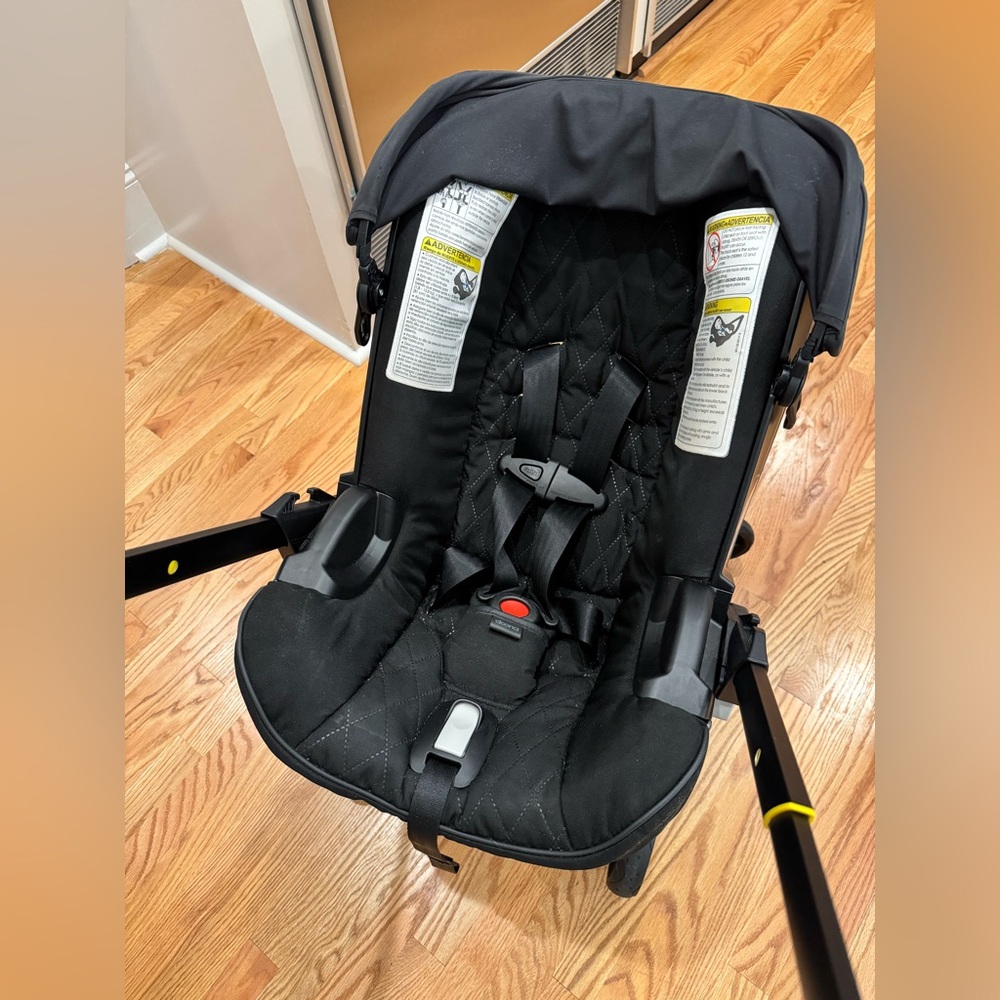 Doona™ Special Edition Infant Car Seat/Stroller & Base - Picture 5 of 15